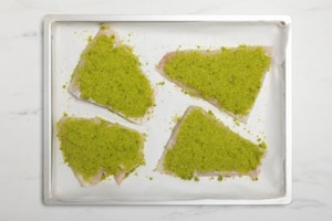 Preparazione Pesce persico al forno con erbe aromatiche - Fase 3