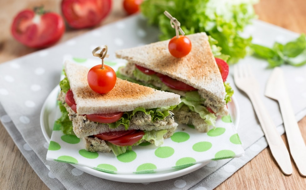 Sandwich con tofu, capperi e olive ricetta