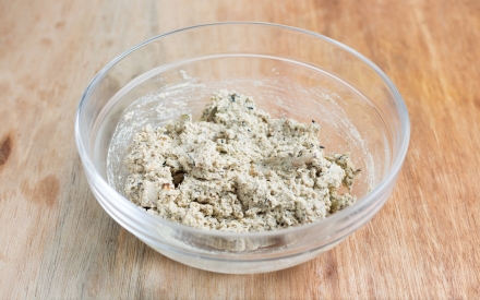 Preparazione Sandwich con tofu, capperi e olive - Fase 2 Preparazione Sandwich con tofu, capperi e olive - Fase 2