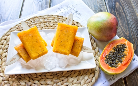 Preparazione Stecco gelato ai frutti esotici e semi di Chia - Fase 2 Preparazione Stecco gelato ai frutti esotici e semi di Chia - Fase 2