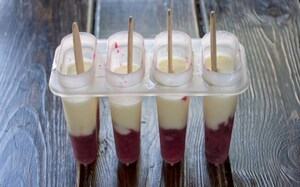 Preparazione Stecco gelato alla ciliegia e latte di mandorla - Fase 2