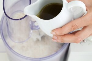 Preparazione Sugo ai pomodori secchi e mandorle da congelare - Fase 3