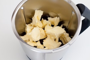 Preparazione Torta al cioccolato con il Bimby - Fase 1