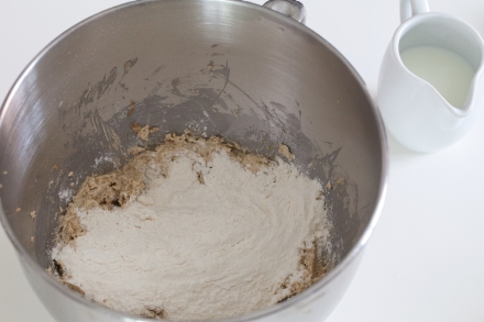 Preparazione Torta al rabarbaro - Fase 4 Preparazione Torta al rabarbaro - Fase 4