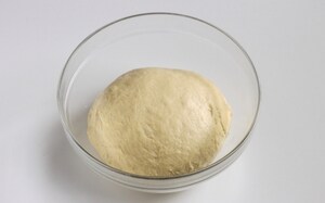 Preparazione Torta di rose salata con speck e scamorza - Fase 1