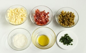 Preparazione Torta di rose salata con speck e scamorza - Fase 3