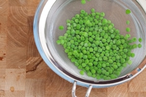 Preparazione Burger di piselli e ceci con maionese ai pomodori secchi - Fase 2