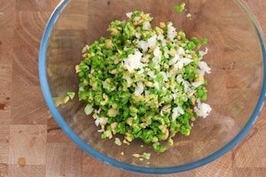Preparazione Burger di piselli e ceci con maionese ai pomodori secchi - Fase 4