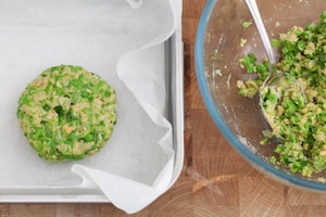 Preparazione Burger di piselli e ceci con maionese ai pomodori secchi - Fase 6