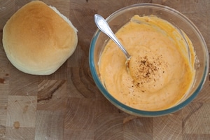 Preparazione Burger di piselli e ceci con maionese ai pomodori secchi - Fase 8