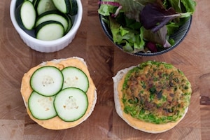 Preparazione Burger di piselli e ceci con maionese ai pomodori secchi - Fase 10