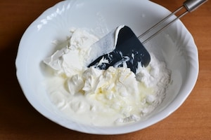 Preparazione Cheesecake al mango - Fase 1