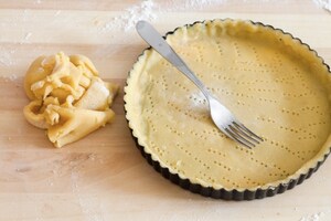 Preparazione Crostata alla confettura di mirtilli  - Fase 2