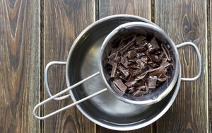 Preparazione Gelato alla crema ricoperto di cioccolato - Fase 4