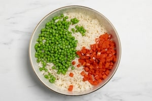 Preparazione Insalata di riso nel melone - Fase 3