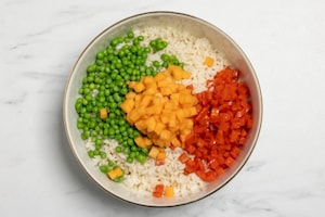 Preparazione Insalata di riso nel melone - Fase 3