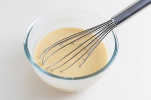 Preparazione Panino con falafel, anelli di cipolla e pomodori fritti - Fase 3