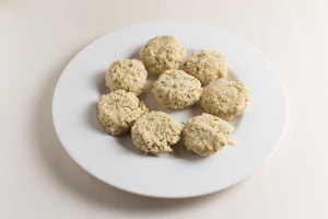 Preparazione Panino con falafel, anelli di cipolla e pomodori fritti - Fase 3