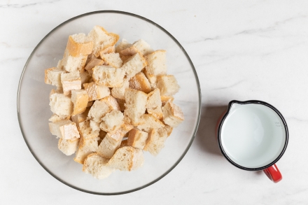 Preparazione Panzanella - Fase 1 Preparazione Panzanella - Fase 1