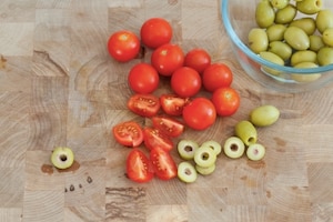 Preparazione Pasta fredda con pomodorini, pesto e mozzarella - Fase 2