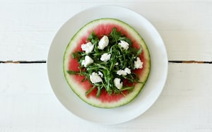 Preparazione Pizza di anguria con rucola caprino e pomodoro - Fase 2