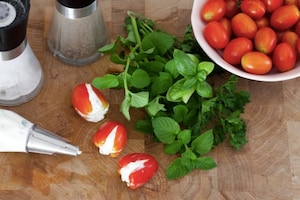 Preparazione Pomodori ripieni di ricotta e erbe aromatiche - Fase 2