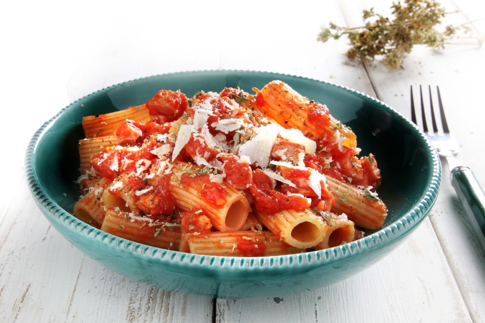 Rigatoni affumicati al pecorino ricetta