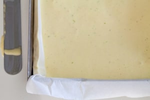 Preparazione Rotolo alla marmellata con pesche e lamponi - Fase 4