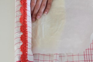 Preparazione Rotolo alla marmellata con pesche e lamponi - Fase 7