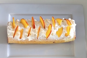 Preparazione Rotolo alla marmellata con pesche e lamponi - Fase 10