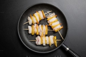 Preparazione Spiedini di pescatrice e pesche - Fase 2