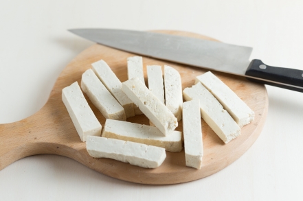 Preparazione Stick di tofu al sesamo - Fase 1 Preparazione Stick di tofu al sesamo - Fase 1