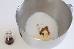 Preparazione Torta a strati alle pesche e ciliegie - Fase 1