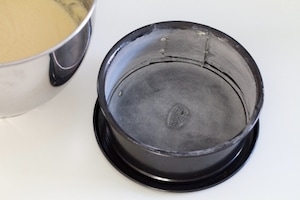 Preparazione Torta a strati alle pesche e ciliegie - Fase 3