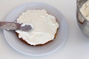 Preparazione Torta a strati alle pesche e ciliegie - Fase 5