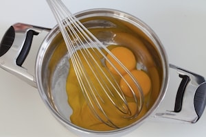 Preparazione Uova ripiene di crema inglese salata - Fase 3