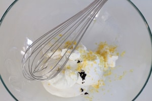 Preparazione Cheesecake senza cottura alle more - Fase 2