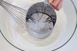 Preparazione Cheesecake senza cottura alle more - Fase 3