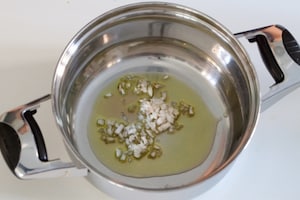 Preparazione Chutney ai lamponi e pepe nero - Fase 1