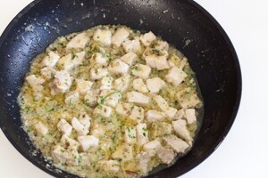 Preparazione Pasta fredda con pomodorini gratinati e pesce spada - Fase 3