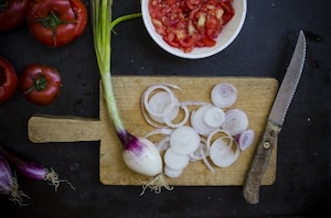 Preparazione Pomodori ripieni di panzanella, mozzarella e alici  - Fase 3