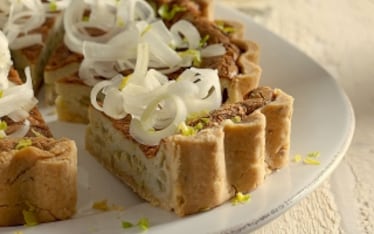 Quiche con nocciole, sedano e gorgonzola