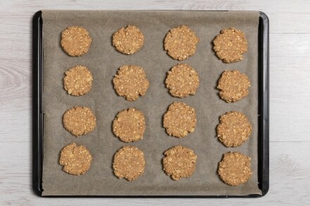 Preparazione Biscotti integrali all’avena e cioccolato  - Fase 3