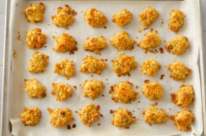 Preparazione Crocchette di pollo in panatura di patatine - Fase 4