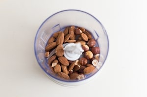 Preparazione Fudge con ganache al cioccolato e frutta secca - Fase 1