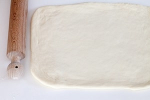 Preparazione Girelle salate al pomodoro e origano - Fase 1