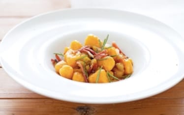 Gnocchi di zucca allo Speck Alto Adige IGP, castagne e rosmarino