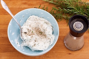 Preparazione Palline di uva al formaggio e pistacchi - Fase 2