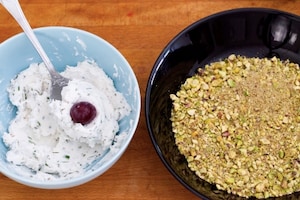 Preparazione Palline di uva al formaggio e pistacchi - Fase 2