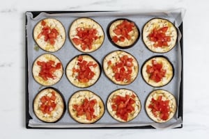 Preparazione Pizzette di melanzane - Fase 3